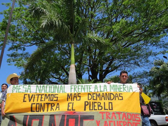 Mesa contra la minería entrega carta a Banco Mundial